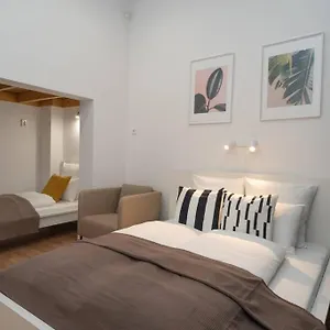 best-located-150-m2-5-bedrooms-apt.inbudapesthotels.com/